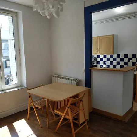 Beau F3 Proche Tous Commerces Apartamento