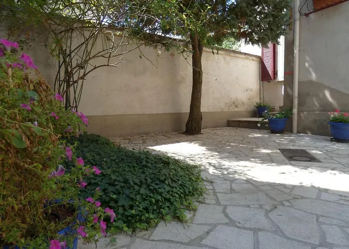 Beau F3 Proche Tous Commerces Appartement *